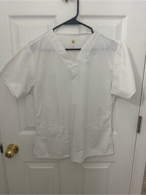 WonderWink White V-Neck Short Sleeve Scrub Top